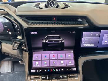 Porsche Cayenne E4 Turbo Electric — photo 25