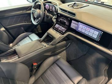 Porsche Cayenne E4 Turbo Electric — photo 30