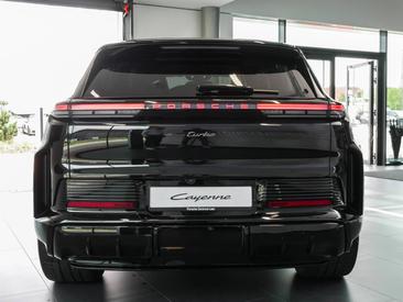 Porsche Cayenne E4 Turbo Electric — photo 4