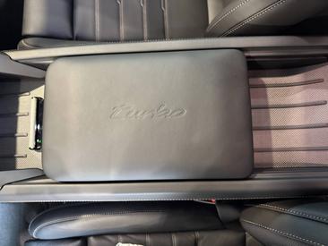 Porsche Cayenne E4 Turbo Electric — photo 34