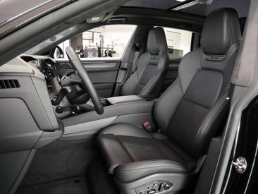 Porsche Cayenne E4 Turbo Electric — photo 13