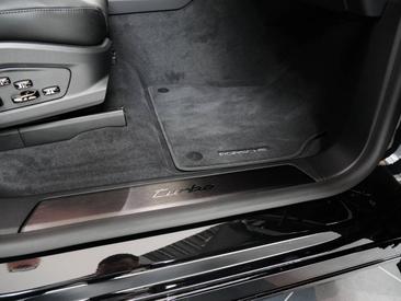 Porsche Cayenne E4 Turbo Electric — photo 20