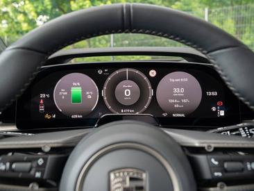 Porsche Cayenne E4 Turbo Electric — photo 15