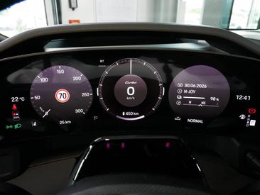 Porsche Cayenne E4 Turbo Electric — photo 21