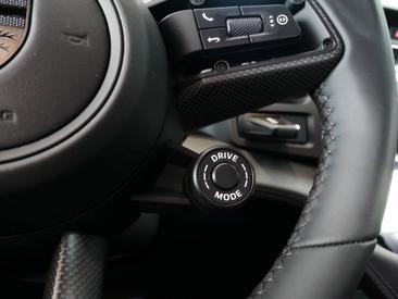 Porsche Cayenne E4 Turbo Electric — photo 23