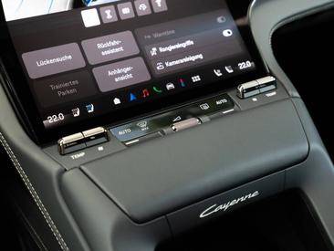 Porsche Cayenne E4 Turbo Electric — photo 19