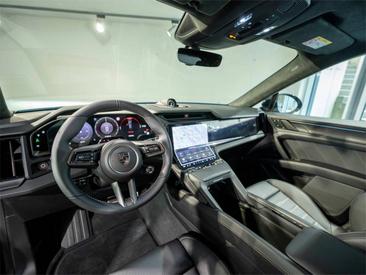 Porsche Cayenne E4 Turbo Electric — photo 11
