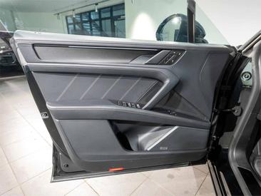 Porsche Cayenne E4 Turbo Electric — photo 16
