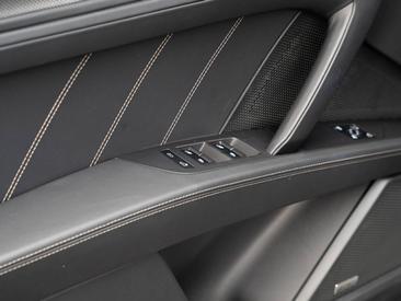 Porsche Cayenne E4 Turbo Electric — photo 25