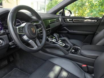Porsche Cayenne III Turbo GT — photo 11