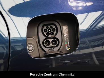 Porsche Cayenne E4 Electric — photo 9