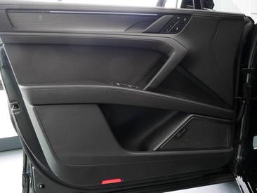 Porsche Cayenne E4 Turbo Electric — photo 29