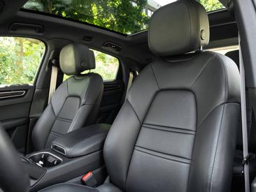 Porsche Cayenne III Turbo GT — photo 12