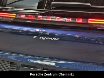 Porsche Cayenne E4 Electric — photo 10