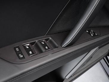 Porsche Cayenne E4 Turbo Electric — photo 31