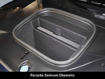Porsche Cayenne E4 Electric — photo 12