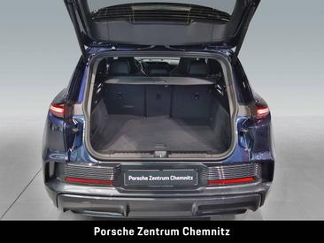 Porsche Cayenne E4 Electric — photo 13