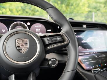 Porsche Cayenne E4 Turbo Electric — photo 29