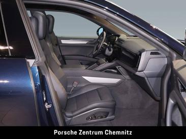 Porsche Cayenne E4 Electric — photo 16