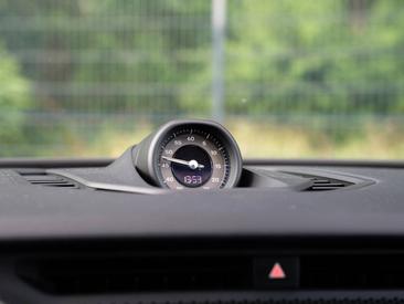 Porsche Cayenne E4 Turbo Electric — photo 32