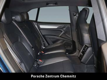 Porsche Cayenne E4 Electric — photo 17