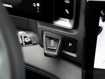 Porsche Cayenne E4 Turbo Electric — photo 33