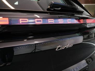 Porsche Cayenne E4 Turbo Electric — photo 36