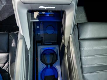 Porsche Cayenne E4 Turbo Electric — photo 29