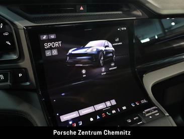 Porsche Cayenne E4 Electric — photo 23