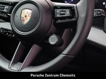 Porsche Cayenne E4 Electric — photo 28