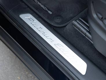 Porsche Cayenne III Turbo GT — photo 19