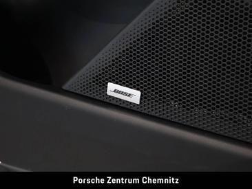 Porsche Cayenne E4 Electric — photo 34