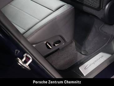Porsche Cayenne E4 Electric — photo 36