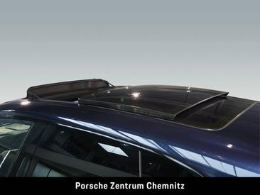 Porsche Cayenne E4 Electric — photo 40