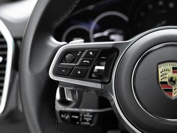 Porsche Cayenne III Turbo GT — photo 31
