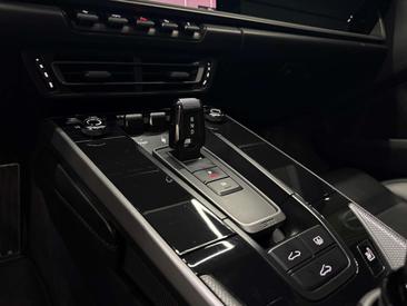 Porsche 992 I Carrera — photo 11