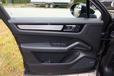 Porsche Cayenne III S Platinum Edition — photo 8