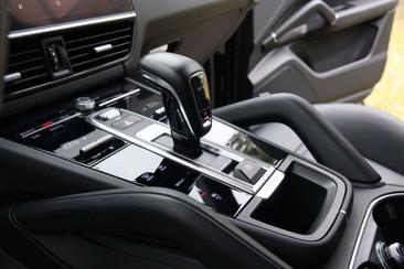 Porsche Cayenne III S Platinum Edition — photo 13