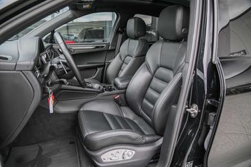 Porsche Macan Electrique S — photo 12