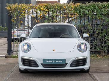 Porsche 991 Carrera — photo 2