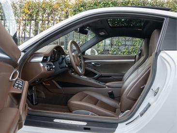 Porsche 991 Carrera — photo 11