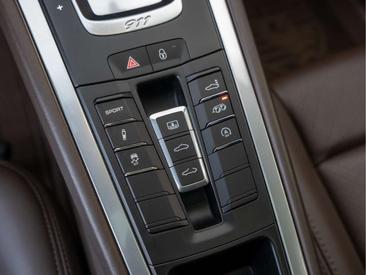 Porsche 991 Carrera — photo 18