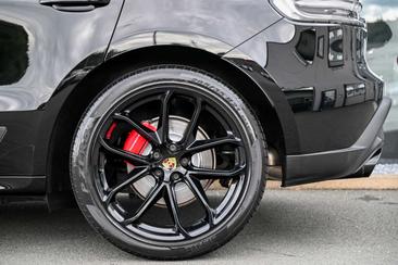 Porsche Macan Electrique S — photo 32