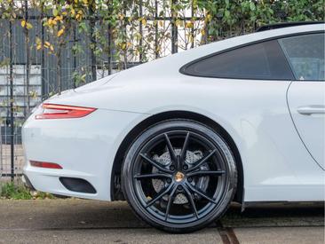 Porsche 991 Carrera — photo 19