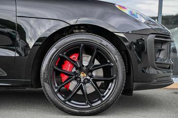 Porsche Macan Electrique S — photo 34