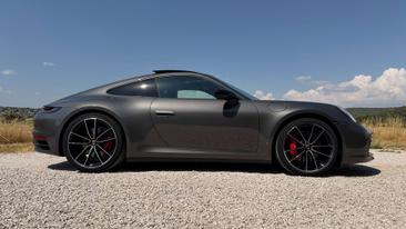 Porsche 992 I Carrera 4S — photo 24