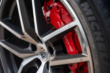 Porsche Macan Electrique S — photo 20