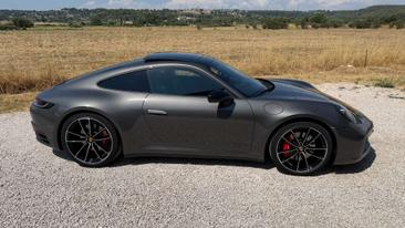 Porsche 992 I Carrera 4S — photo 25