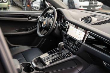 Porsche Macan Electrique S — photo 23