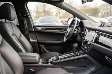 Porsche Macan Electrique S — photo 24